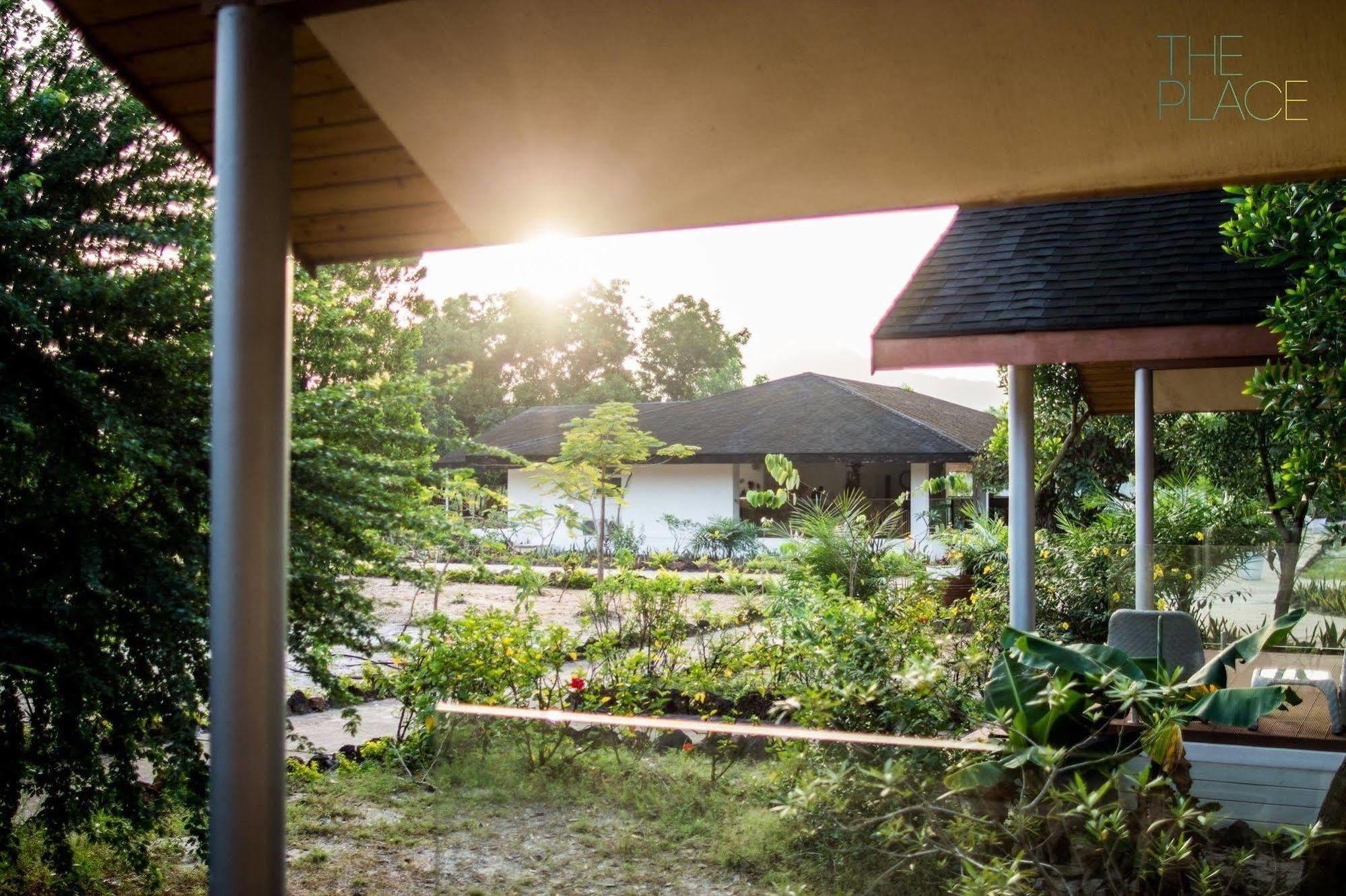 The Place Resort At Tokeh Beach Freetown Exteriér fotografie