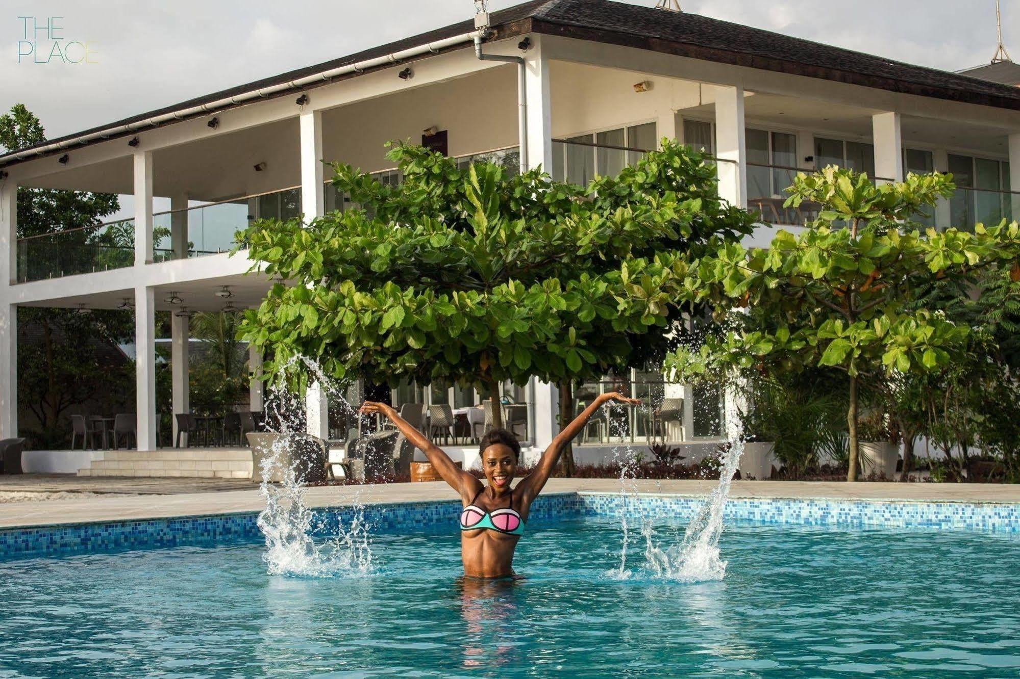 The Place Resort At Tokeh Beach Freetown Exteriér fotografie