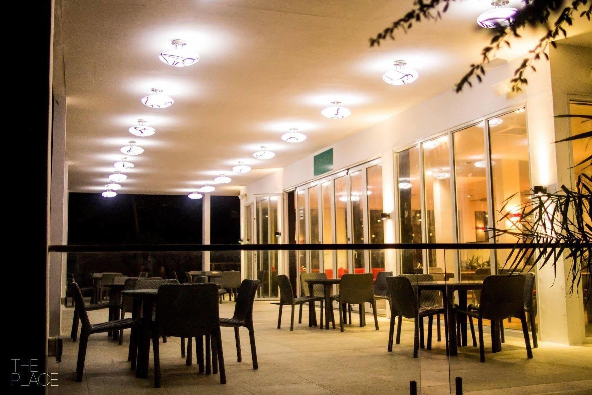 The Place Resort At Tokeh Beach Freetown Exteriér fotografie