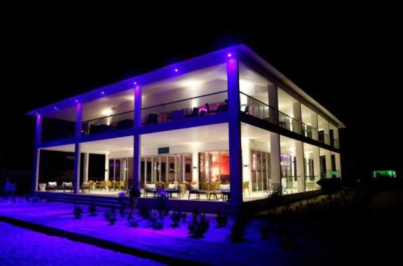 The Place Resort At Tokeh Beach Freetown Exteriér fotografie
